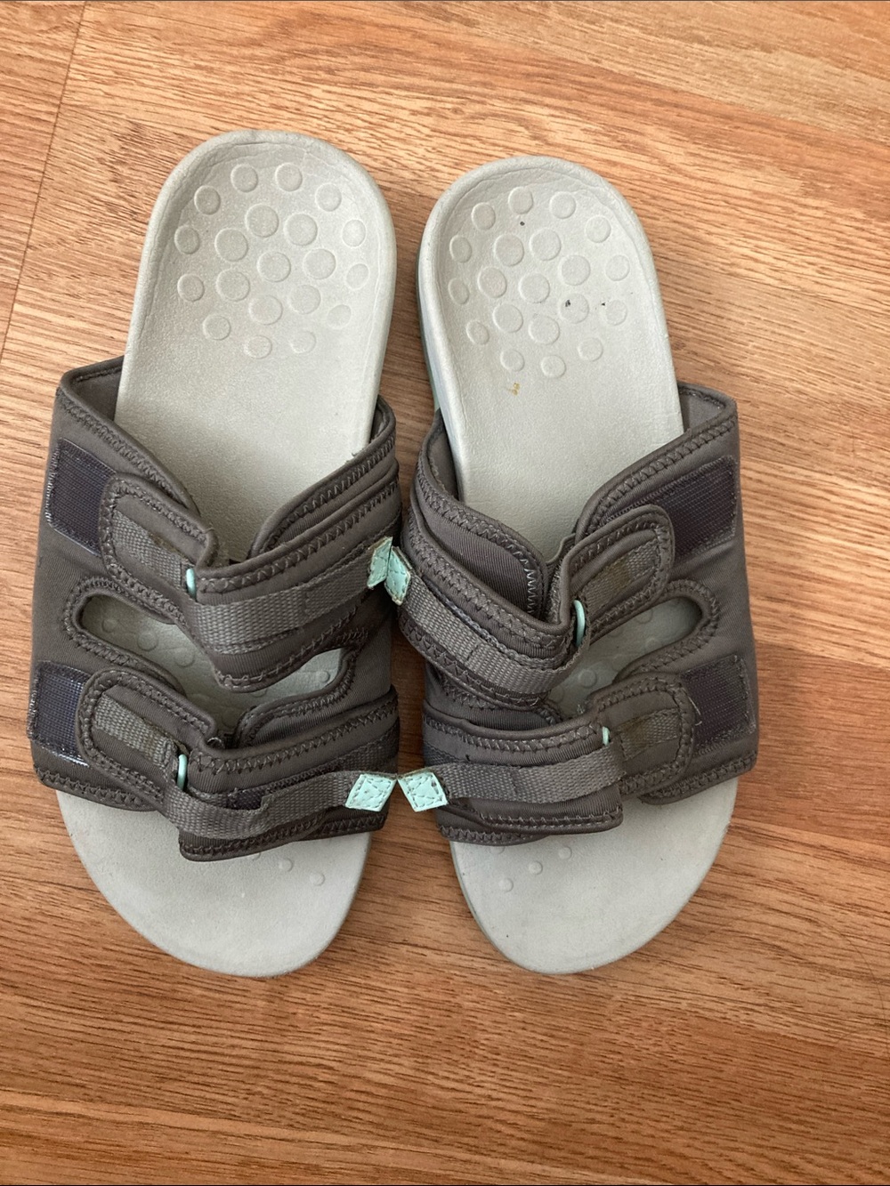 Vionic Gray Slide On Sandals Sz 9